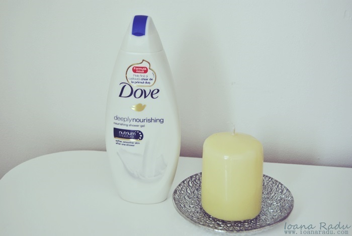 Crema de duş Dove deeply nourishing
